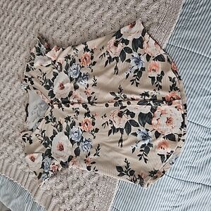 Floral top by BomBom